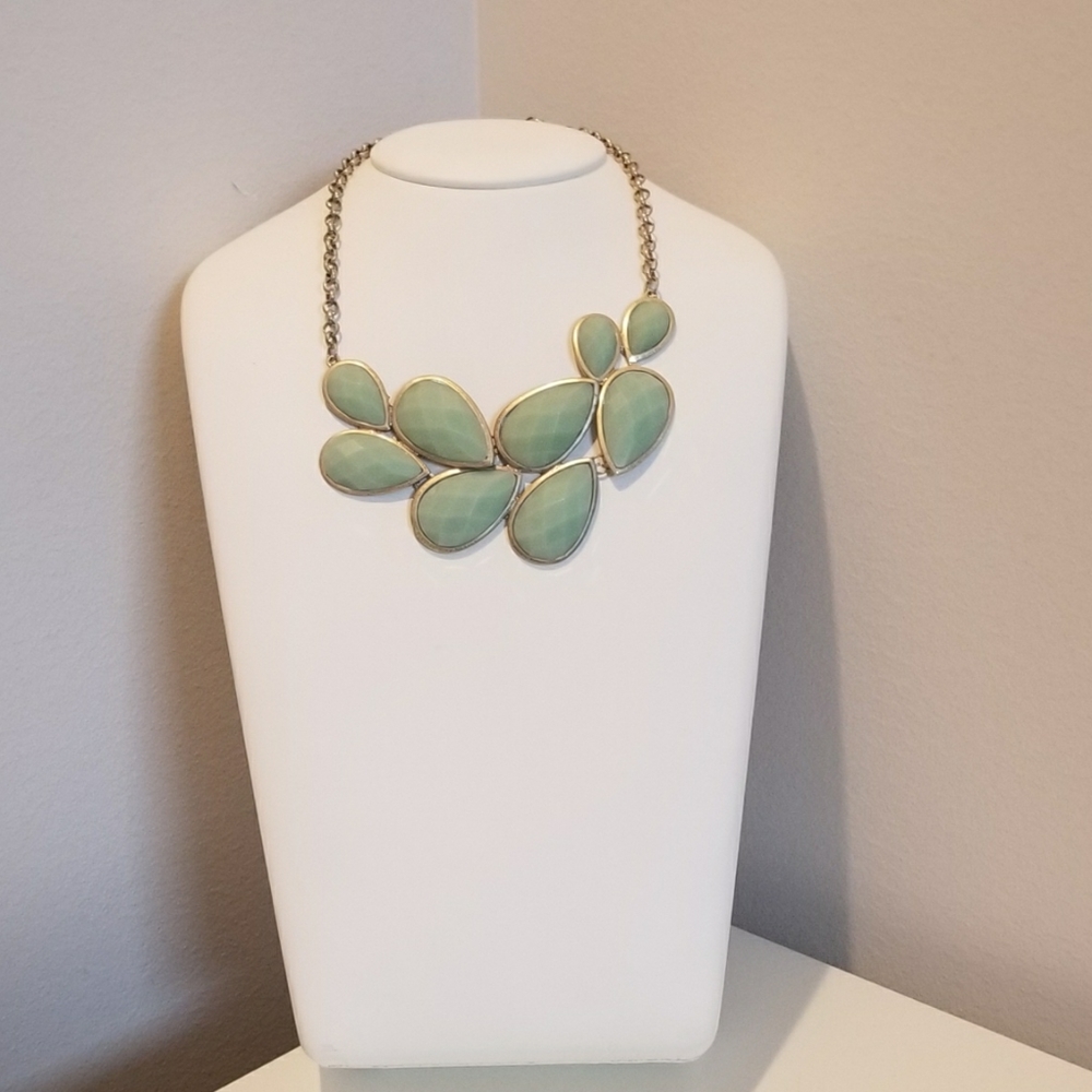Charming Charlie Mint Green leaf necklace - Picture 3 of 9